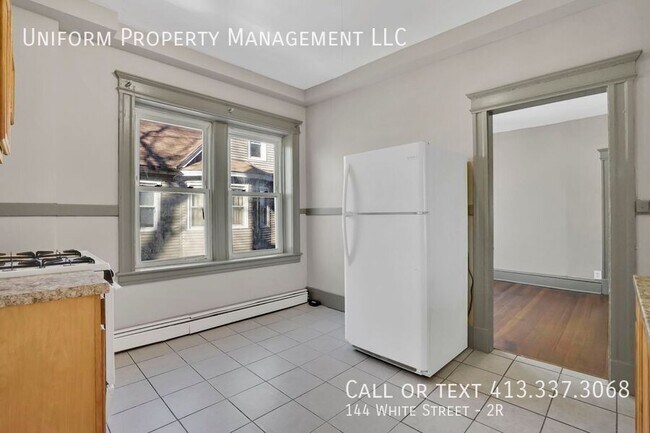 Building Photo - 144 White St