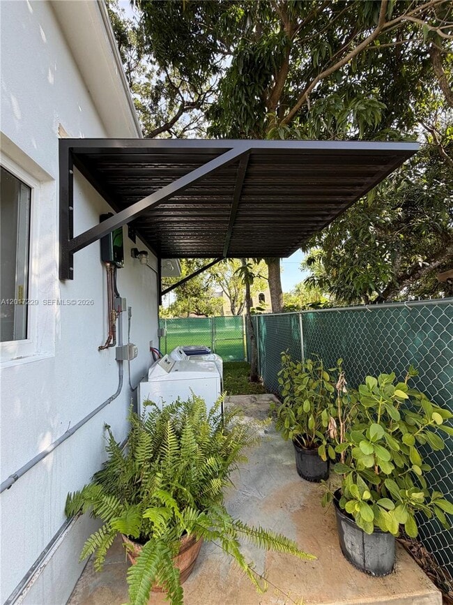 Building Photo - 6091 SW 64th Terrace