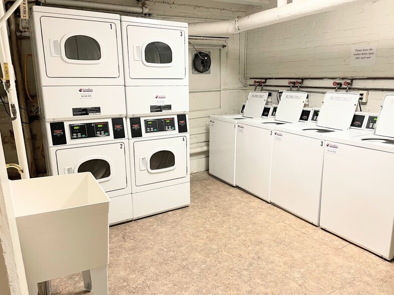 Building Photo - 1715 P St NW