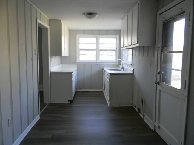 Building Photo - 4305 Pulaski St