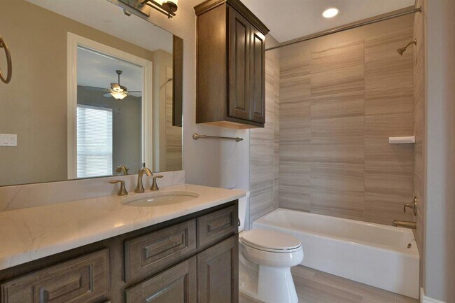 Building Photo - 106 Bella Toscana Ave