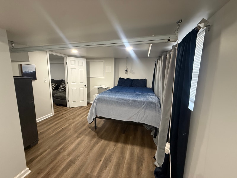 Building Photo - 1 Maple Ave