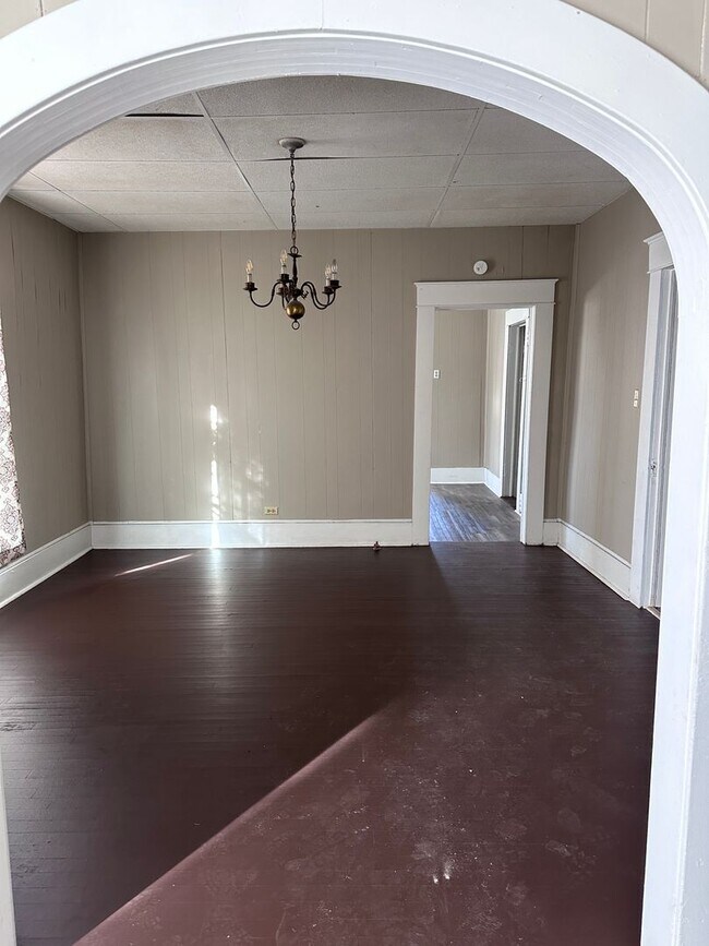 Building Photo - 2416 Walworth - House