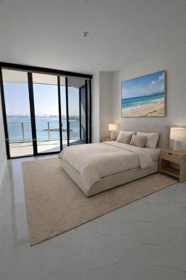 Building Photo - 700 NE 24th St