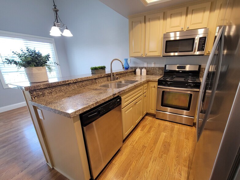 Building Photo - 429 Tangelo