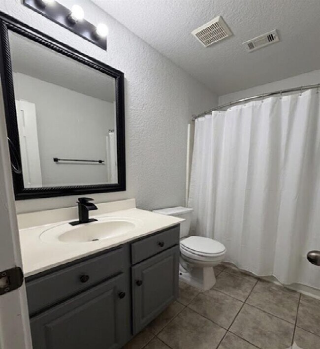 Building Photo - 114 Newport Landing Pl