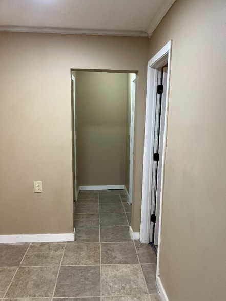 Building Photo - 3319 Beatrice Dr