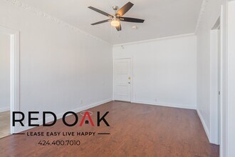 Building Photo - 724 S Mariposa Ave