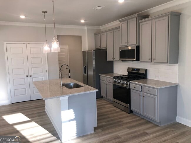 Building Photo - 4211 Portsbrook Ave