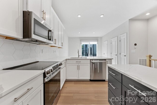 Building Photo - 440 Spearfield Ln