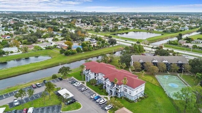 Building Photo - 2 Bedroom condo with 2 Baths and balcony minutes from The Mall at Millenia