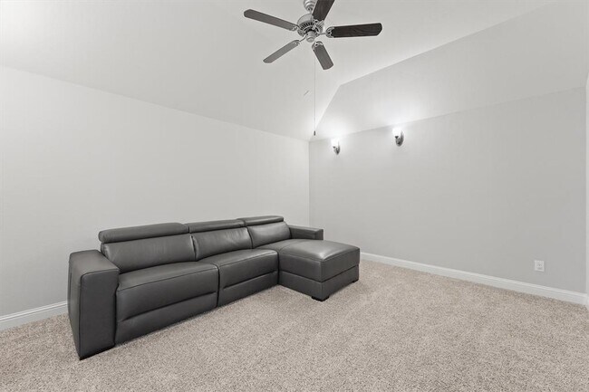Building Photo - 9618 Invergarry Way