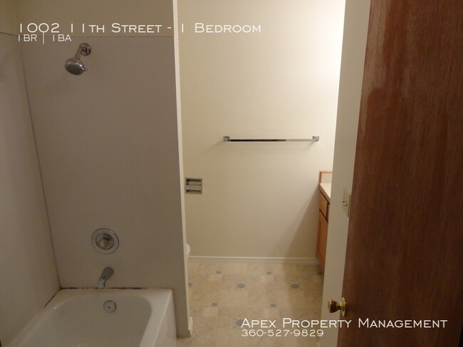 Building Photo - FAIRHAVEN - Island View Apartments