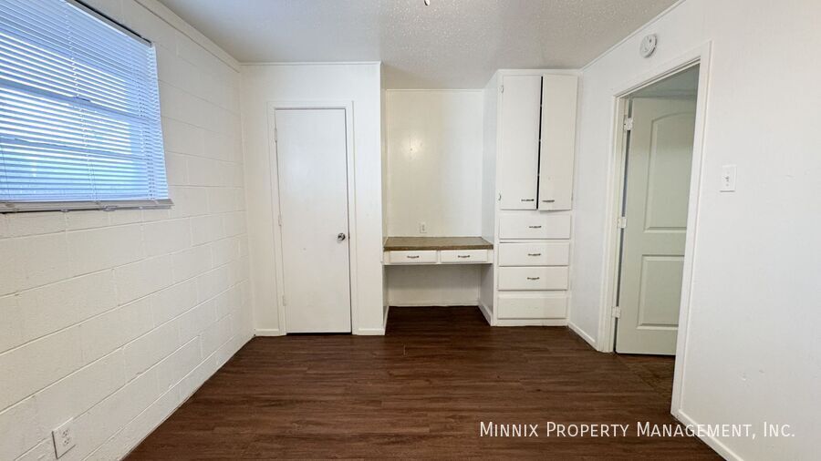 Building Photo - 2212 2nd St