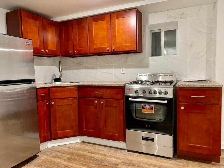 Building Photo - 19 Laidlaw Ave