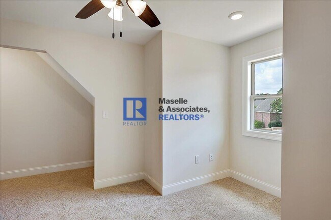Building Photo - 206 Glen Trail