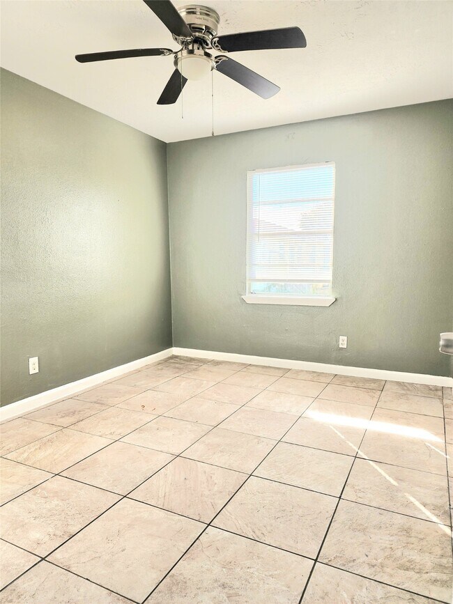 Building Photo - 3117 Christie St