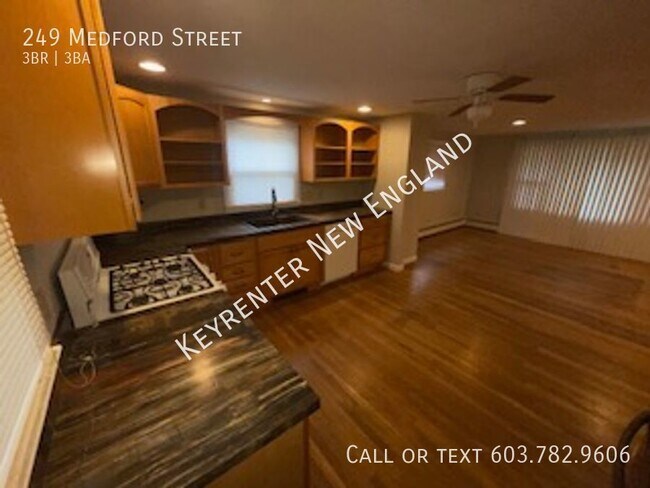 Building Photo - 249 Medford St