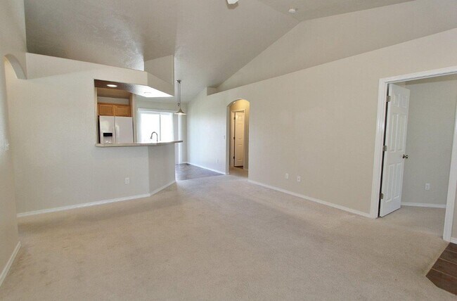 Building Photo - Immaculate Single-Level Home