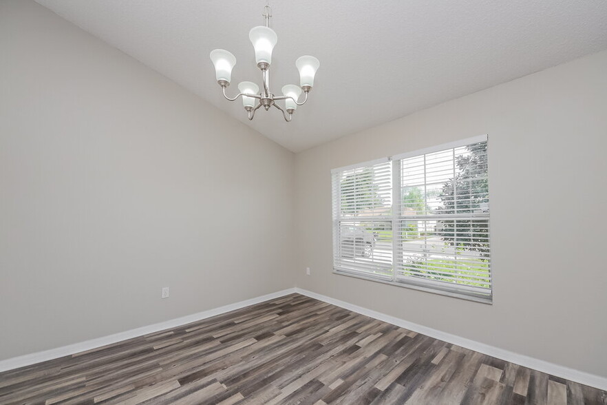 Building Photo - 46 Dorset Dr