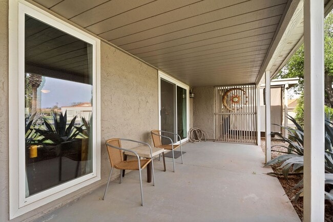 Building Photo - This beautifully appointed 3-bedroom, 2-bathroom condo seasonal rental Located in Leisure World A...