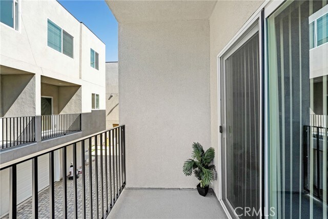 Building Photo - 11950 Vanowen St
