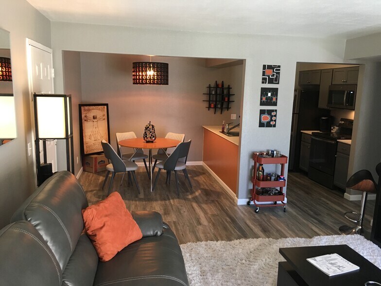 Building Photo - 7395 E Eastman Ave