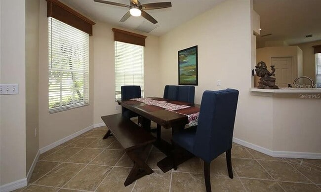 Building Photo - 5324 Cottonwood Tree Cir