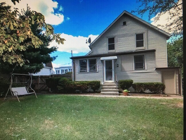 Primary Photo - 101 Florence St