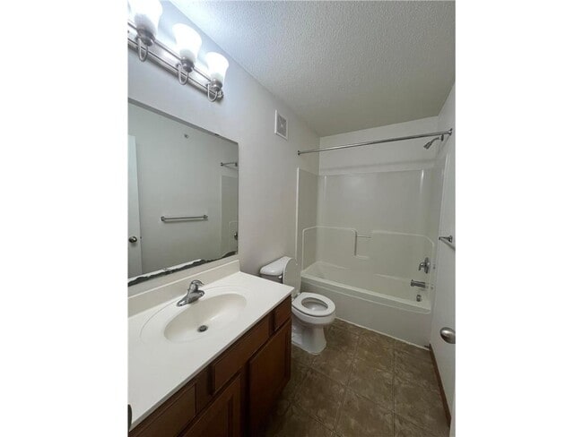Building Photo - 5026 Yuma Ln N