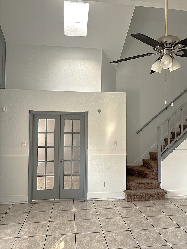 Building Photo - 19906 Rising Star Dr