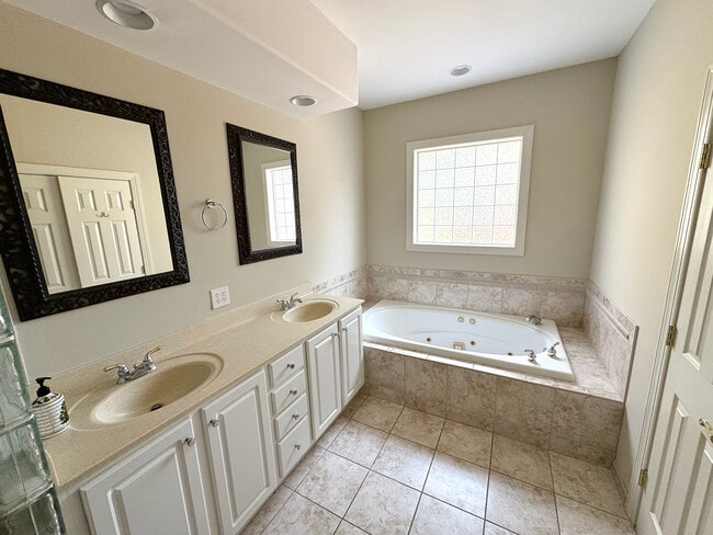 Building Photo - 3714 Cain Ct