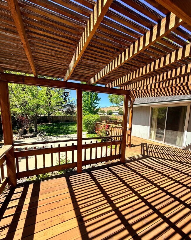 Building Photo - Beautiful Northwest Reno Home with Stunning Mountain Views