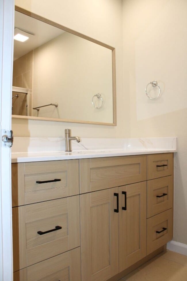 Building Photo - 1562 Partridge Dr