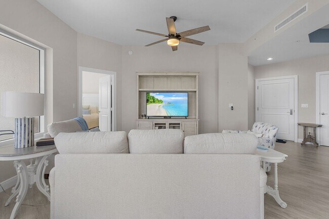 Building Photo - SPECTACULAR CUSTOM DESIGNED REMODELED 3 BR, 2 BTH