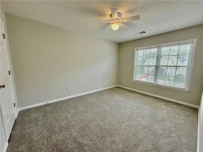 Building Photo - 9165 Nesbit Ferry Rd