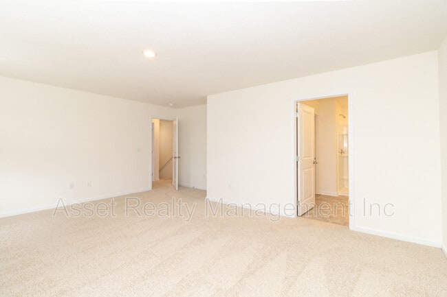 Building Photo - 329 Aspen Dr