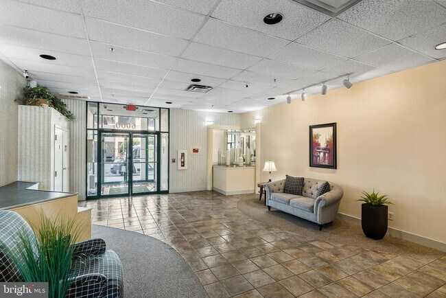 Building Photo - 6072 Main St