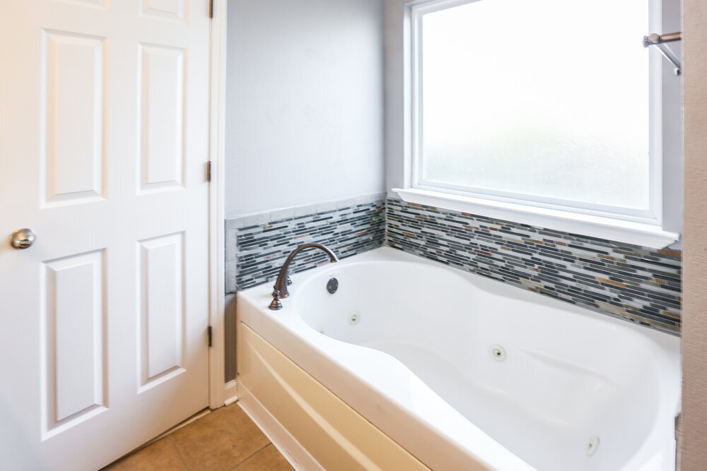 Building Photo - 9918 White Poplar Dr