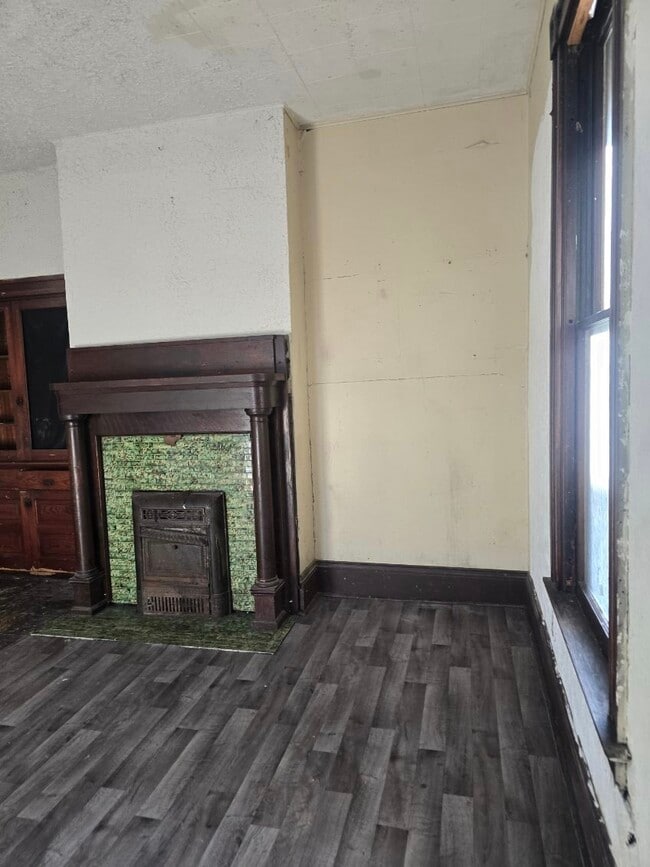 Building Photo - 17 7th St