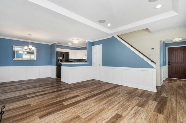 Building Photo - Yorktown Living
