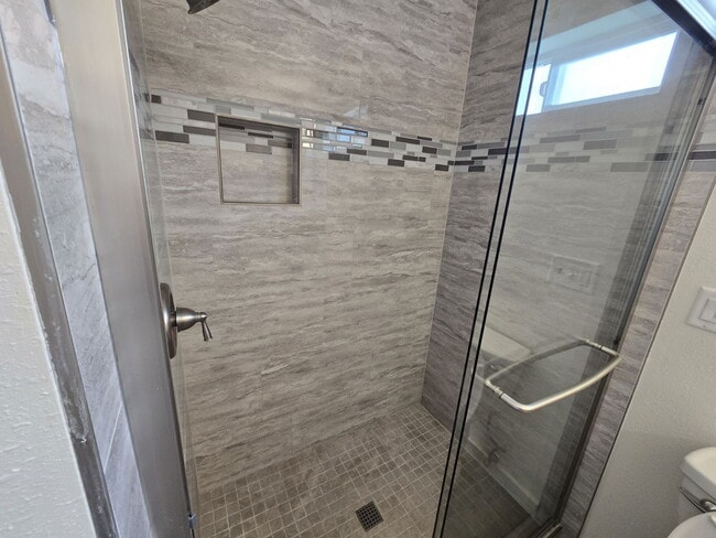 Building Photo - 323 Branton St