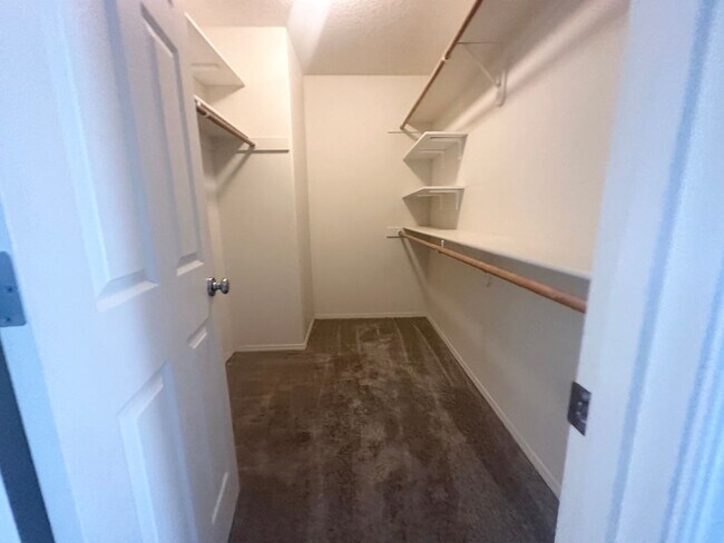 Building Photo - 3 Bedroom Beaverton Home with A/C!