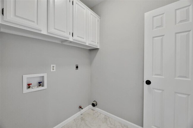 Building Photo - 35 Cornerbrook Pl