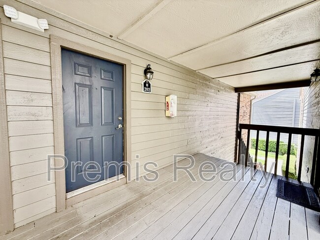 Building Photo - 2500 Winding Creek Blvd