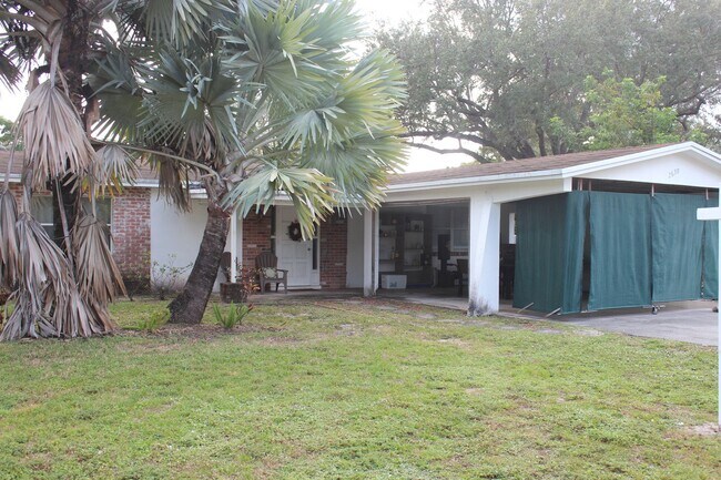 Building Photo - 2630 - YEAA SFH