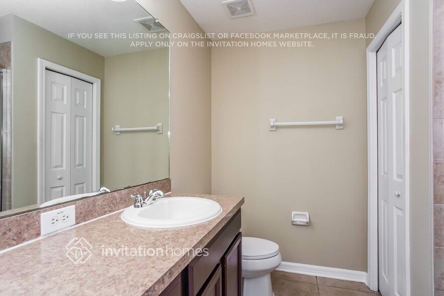 Building Photo - 8222 Summer Wood Ln