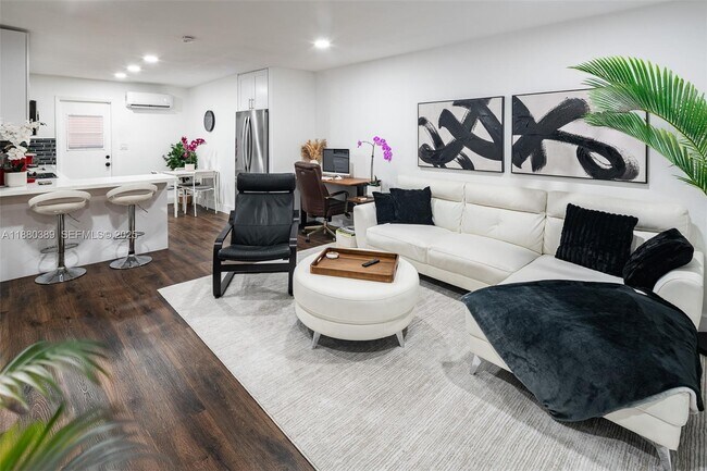 Building Photo - 1371 NE 110th Terrace