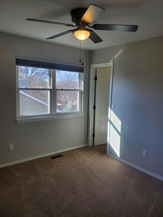 Building Photo - Outstanding Single Family Home in Bel aire