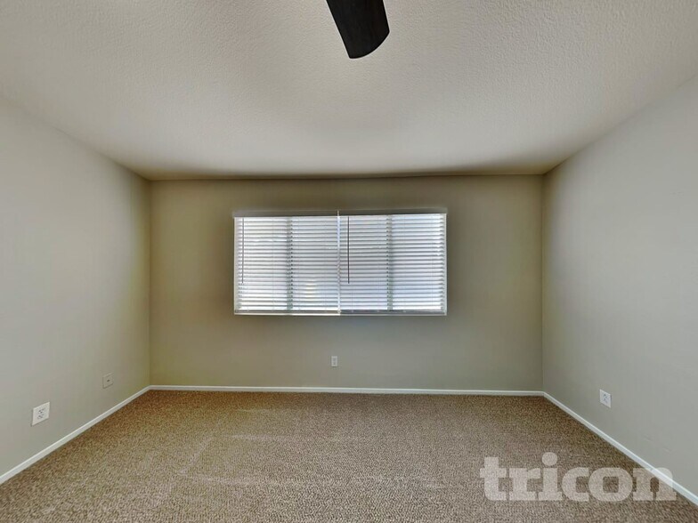 Building Photo - 5044 N Vista Del Rancho Way